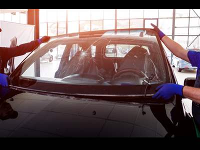 کامل‌ترین مرکز شیشه اتومبیل | چرا شیشه اتحاد بهترین انتخاب رانندگان است؟